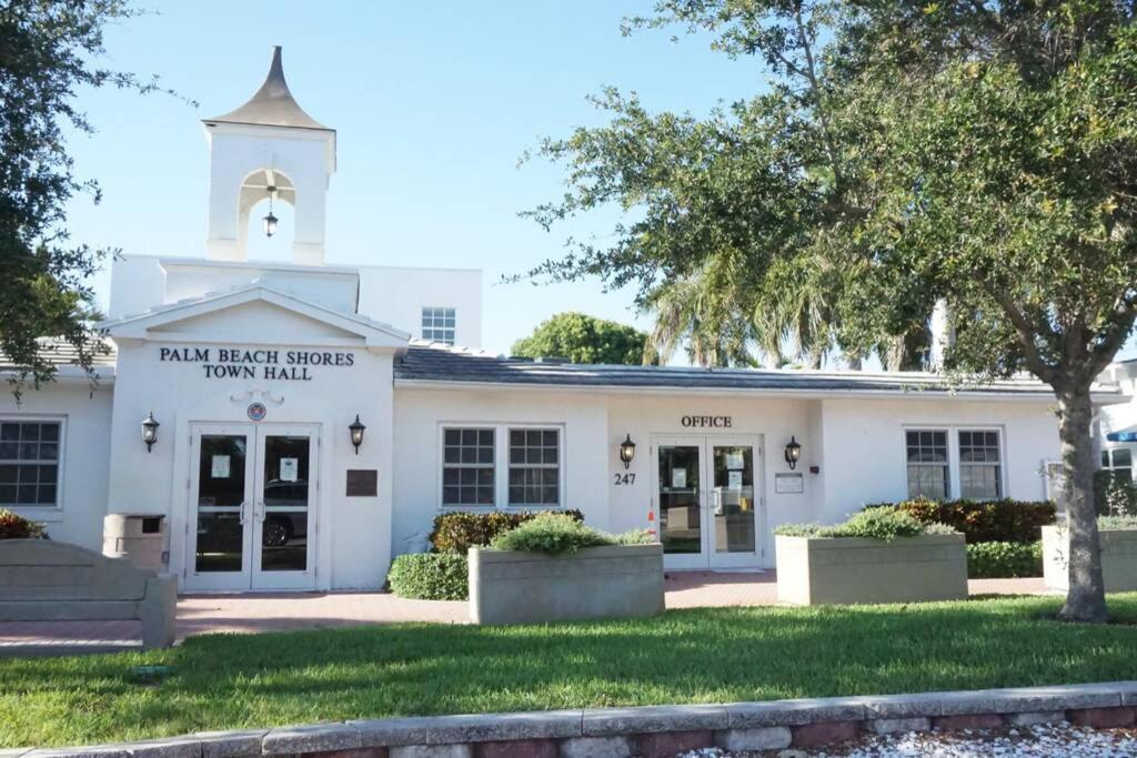 The Beach House At Seascape Steps From The Beach, Marina And Shops! Villa West Palm Beach Exterior photo